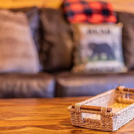 Cabin #6 Bobcat Bunkhouse - Pet Friendly - King Bed - Sleeps 4 Payson Exterior photo