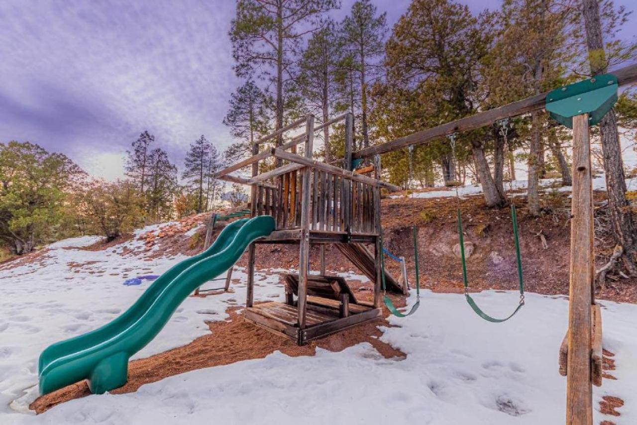 #6 Bobcat Bunkhouse - Pet Friendly - King Bed - Sleeps 4 *