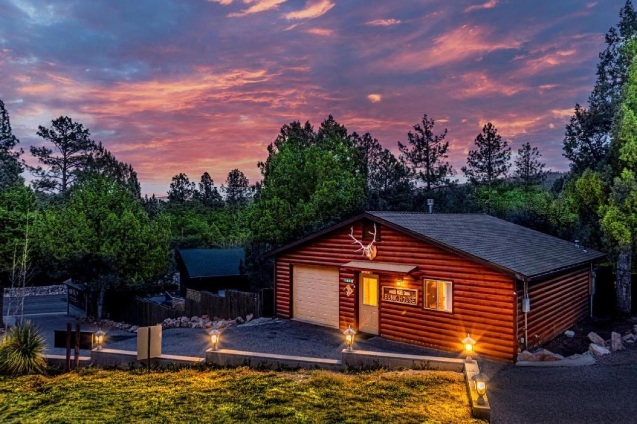 #6 Bobcat Bunkhouse - Pet Friendly - King Bed - Sleeps 4 Chalet *
