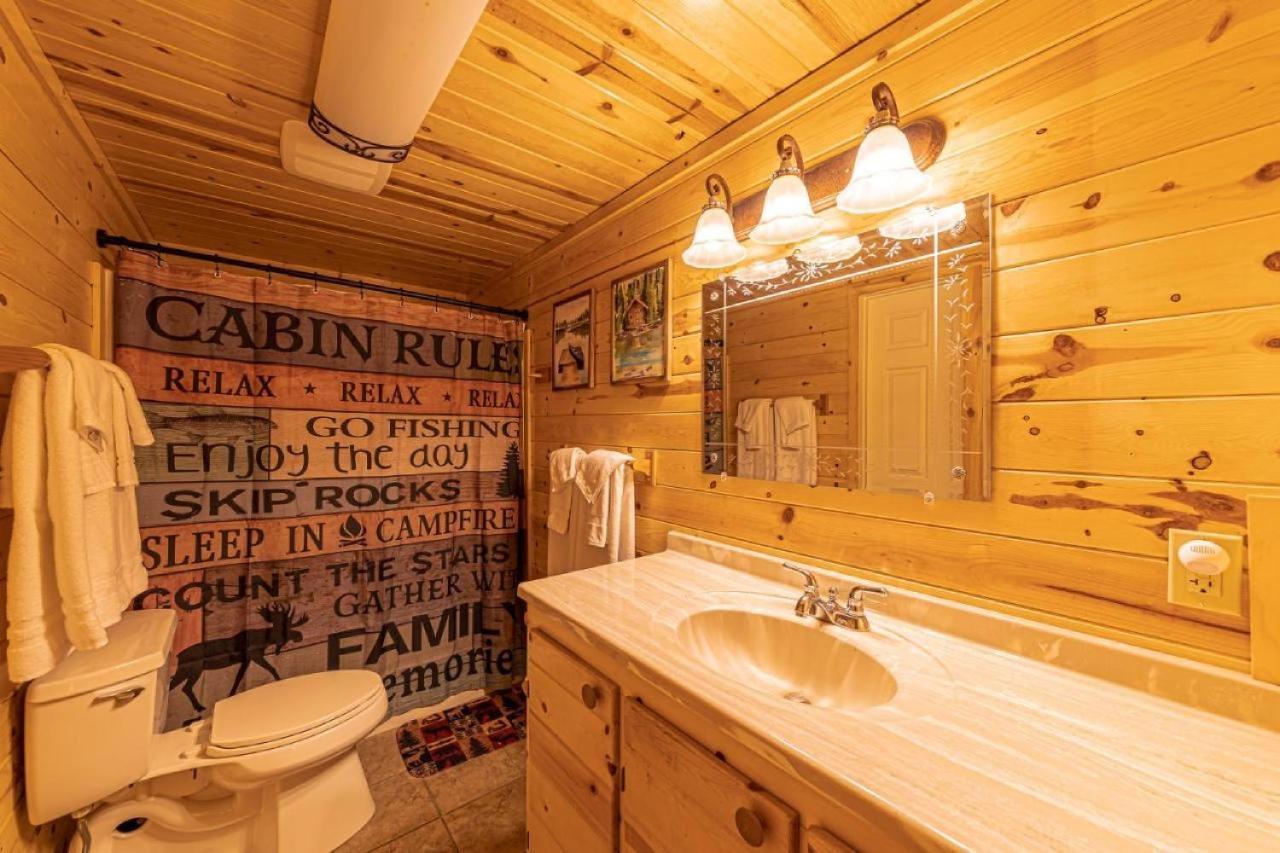 #6 Bobcat Bunkhouse - Pet Friendly - King Bed - Sleeps 4